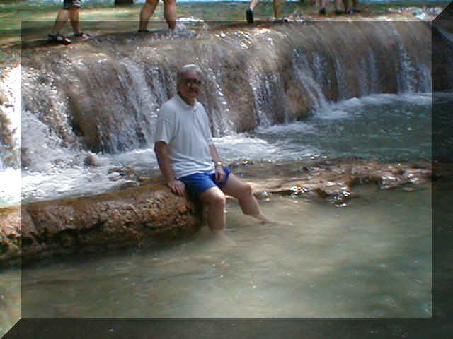 Frank @ DF.jpg (59136 bytes)