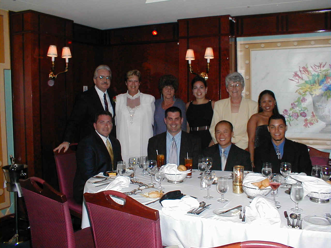 Group1.jpg (201936 bytes)