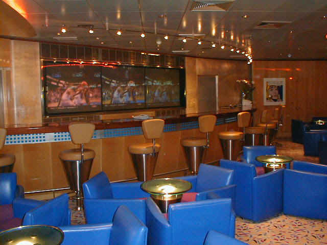 Sports Bar.jpg (62036 bytes)