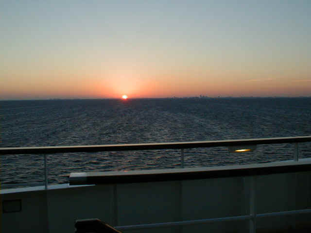 Sunset in Fla.jpg (52836 bytes)